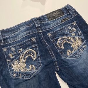 Miss Me Skinny Jeans - Bedazzled fleur-de-lis - Size 29